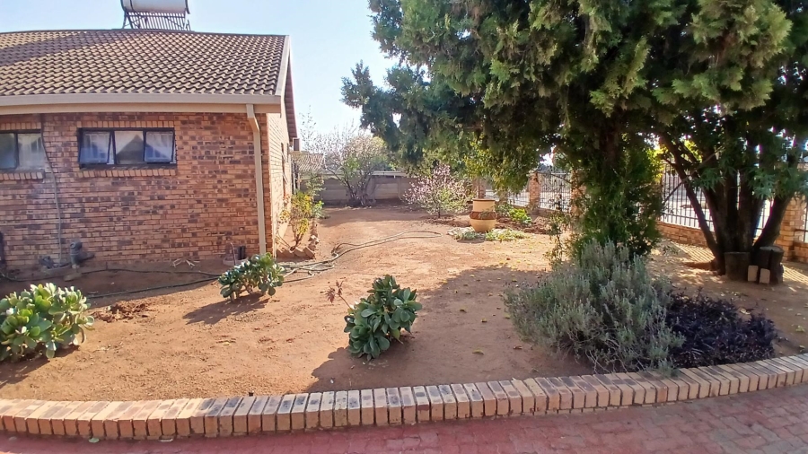 3 Bedroom Property for Sale in Universitas Ridge Free State